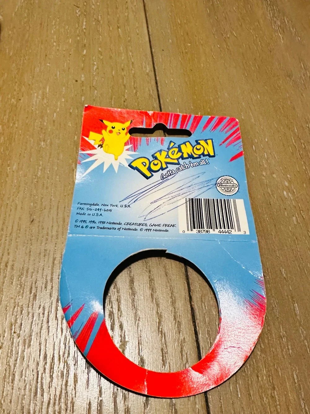Pokémon Pikachu 22oz Water Bottle with Cage,Mount and screws 1999 Vintage